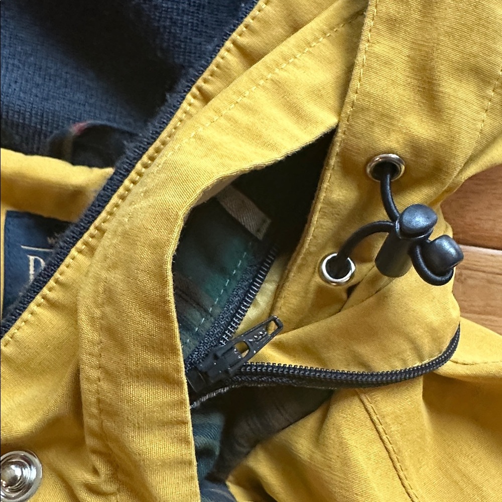 Pendleton Women’s Rain Jacket With Plaid Lining. - image 4